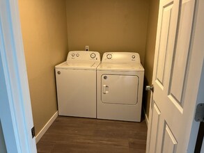 1013 76 St Ct E in Tacoma, WA - Foto de edificio - Building Photo