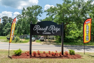 Russell Ridge Estates in Meridian, MS - Foto de edificio - Building Photo