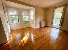 103 E Spencer St in Ithaca, NY - Building Photo