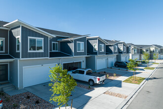 Del Monte Townhomes in Spanish Fork, UT - Building Photo - Building Photo