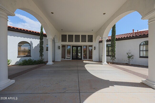 8171 E Whispering Wind Dr in Scottsdale, AZ - Building Photo - Building Photo