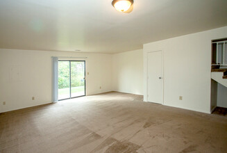 Reserve at Norwood Apartment Homes in Huntington, IN - Foto de edificio - Building Photo