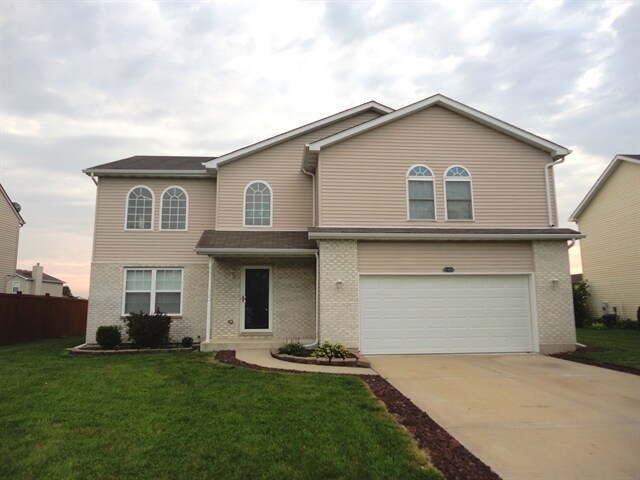 1420 Lasser Dr in Plainfield, IL - Building Photo