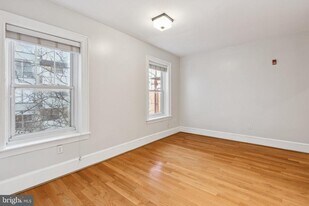 1955 Locust St in Philadelphia, PA - Building Photo