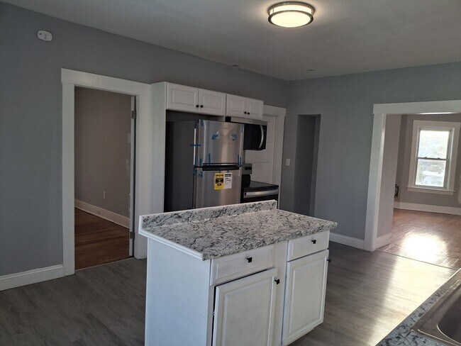 14 Florence St in Leominster, MA - Building Photo - Building Photo