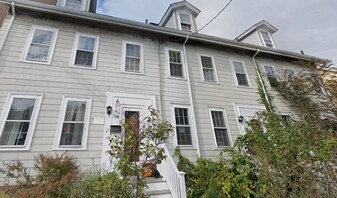 8 Chapman Pl, Unit 2 in Cambridge, MA - Building Photo