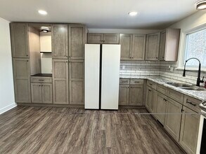 740 Ridge Rd, Unit 740 in Ontario, NY - Foto de edificio - Building Photo