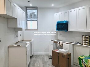 64 Charlesgate E, Unit B2 in Boston, MA - Foto de edificio - Building Photo