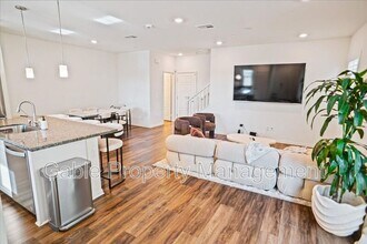 27605 Sawtooth Ln in Santa Clarita, CA - Building Photo - Building Photo