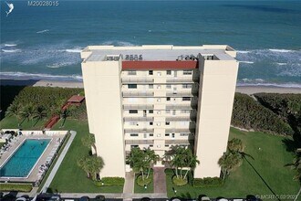 7440 S Ocean Dr in Jensen Beach, FL - Foto de edificio - Building Photo