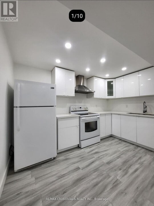 58 Colony Trail Blvd in East Gwillimbury, ON - Building Photo