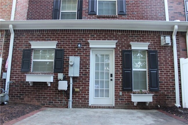 5630 Lawley Rd in Alpharetta, GA - Foto de edificio - Building Photo