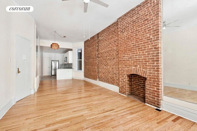 423 E 84th St in New York, NY - Building Photo - Building Photo