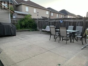 40 Treasure Dr in Brampton, ON - Building Photo - Building Photo