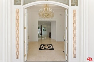 1725 Loma Vista Dr in Beverly Hills, CA - Building Photo - Building Photo