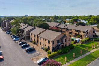 Tramor at Creek Village in Austin, TX - Foto de edificio - Building Photo