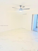 5860 NW 44th St in Lauderhill, FL - Building Photo - Building Photo