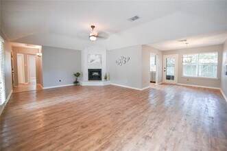 2822 Swan Meadow Ct in League City, TX - Foto de edificio - Building Photo