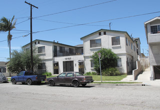 Florwood Apartments in Hawthorne, CA - Building Photo - Building Photo