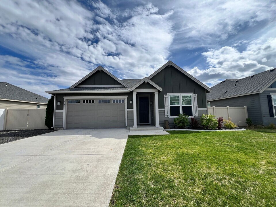 4723 W Cottontail St in Moses Lake, WA - Building Photo