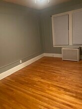 572 Dickinson St, Unit Diana in Springfield, MA - Building Photo - Building Photo