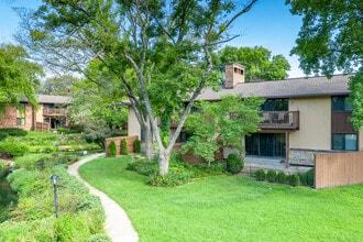 Villa Medici Apartments in Overland Park, KS - Building Photo - Building Photo