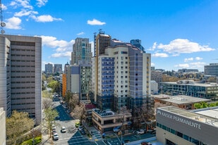 Riverview Plaza in Sacramento, CA - Building Photo