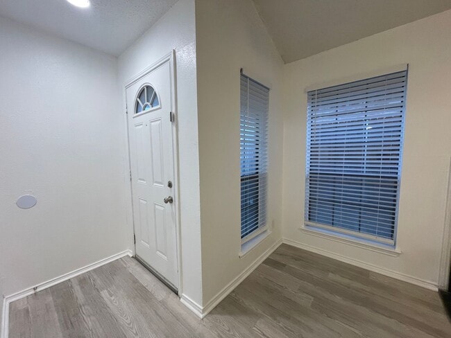 2422-2424 Sherry St in Arlington, TX - Building Photo - Building Photo