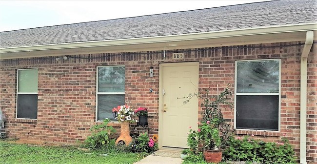 Dilley Street Apartments in Kingsland, TX - Building Photo - Building Photo