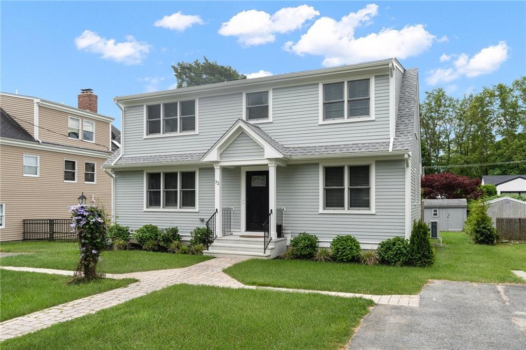 72 Eastnor Rd-Unit -1 in Newport, RI - Building Photo