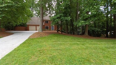 5190 Southlake Dr in Alpharetta, GA - Building Photo - Building Photo