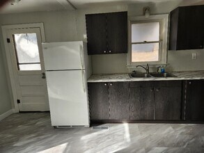 300 Nipper St in Fayette, MO - Foto de edificio - Building Photo