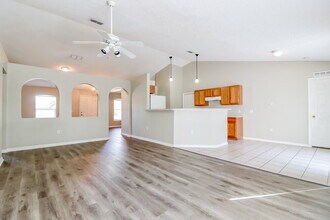 3830 Sleepy Hill Oaks Loop in Lakeland, FL - Building Photo - Building Photo