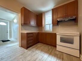 324 Margueretta St in Toronto, ON - Building Photo