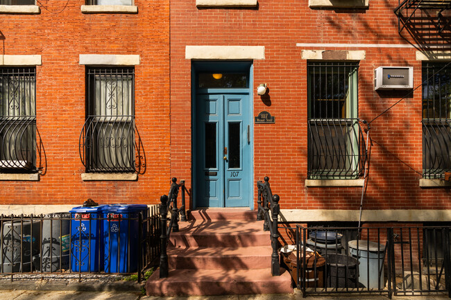 107 Wyckoff St in Brooklyn, NY - Foto de edificio - Building Photo