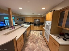 8298 Valley Dr in Chagrin Falls, OH - Building Photo - Building Photo