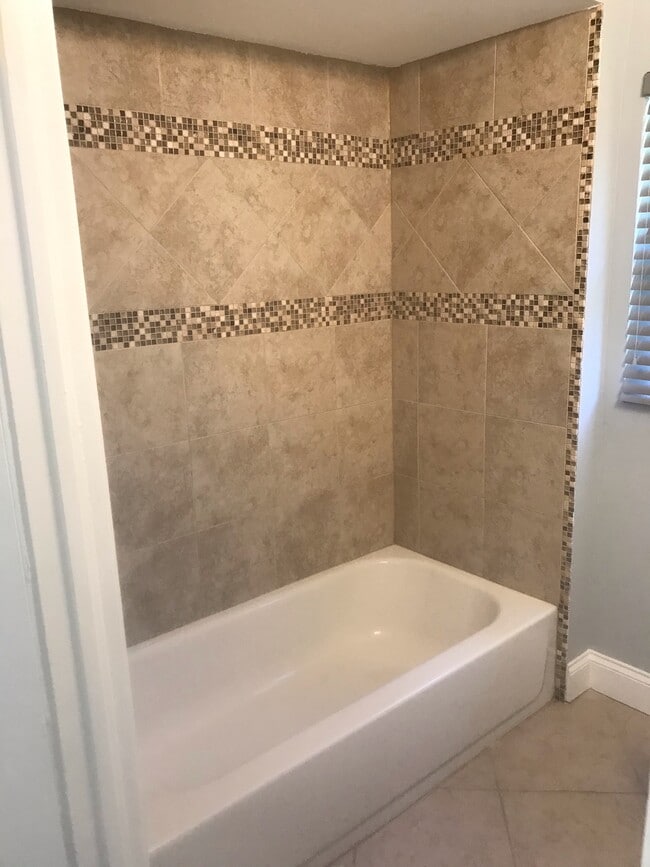 property at 928 Argonne Dr