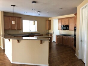 25879 N Sandstone Way in Surprise, AZ - Building Photo - Building Photo