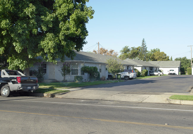 1111-1115 S Central Ave in Lodi, CA - Building Photo - Building Photo