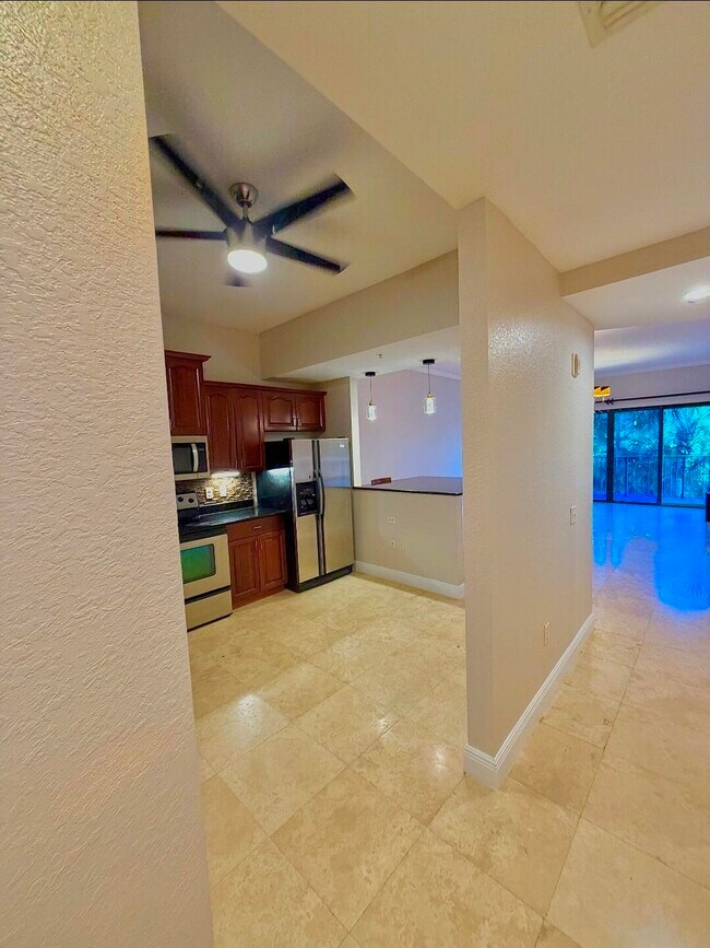 1620 Presidential Way in West Palm Beach, FL - Building Photo - Building Photo