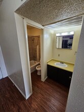 1900 Sam Bass Blvd-Unit -N5 in Denton, TX - Building Photo - Building Photo