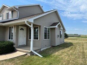 2010-2012 Autumn Ln in Kaukauna, WI - Building Photo - Building Photo
