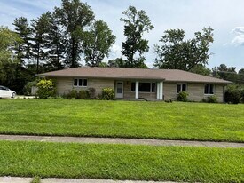 223 Carlin Dr in Carmel, IN - Building Photo