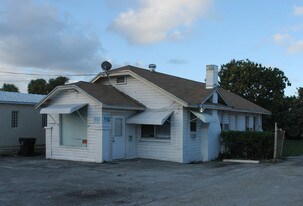 330 S Federal Hwy in Dania Beach, FL - Building Photo