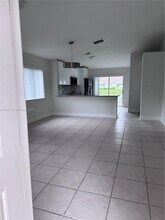 553 NW 208th Terrace in Pembroke Pines, FL - Building Photo - Building Photo
