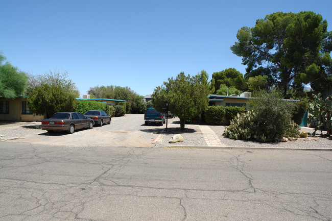 3537-3543 E Camden St in Tucson, AZ - Foto de edificio - Building Photo