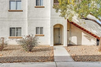 5650 E Sahara Ave in Las Vegas, NV - Building Photo - Building Photo