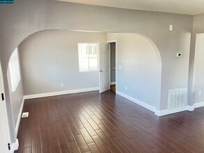 2830 23rd Ave in Oakland, CA - Building Photo - Building Photo