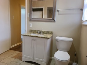 2539 Hillsboro Ave in Dallas, TX - Building Photo - Building Photo