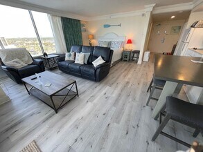 2700 N Atlantic Ave in Daytona Beach, FL - Building Photo - Building Photo